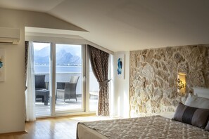 Romantic Room, 1 Bedroom, Jetted Tub, Sea View