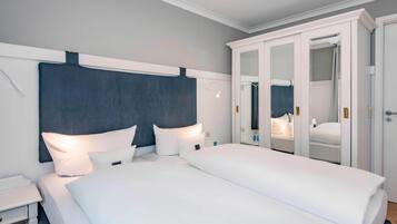 Apartment, 1 Schlafzimmer, im Nebengebäude, ohne Fahrstul | Minibar, Zimmersafe, individuell eingerichtet, kostenlose Babybetten