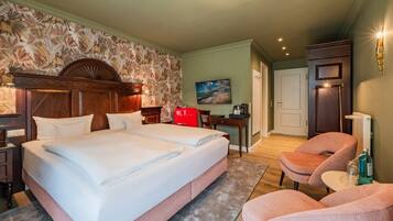 Minibar, in-room safe, individually furnished, free cots/infant beds