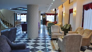 22-Zoll-LED-Fernseher mit Satellitenempfang, Fernseher