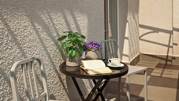 Suite, 1 King Bed, Balcony | Balcony