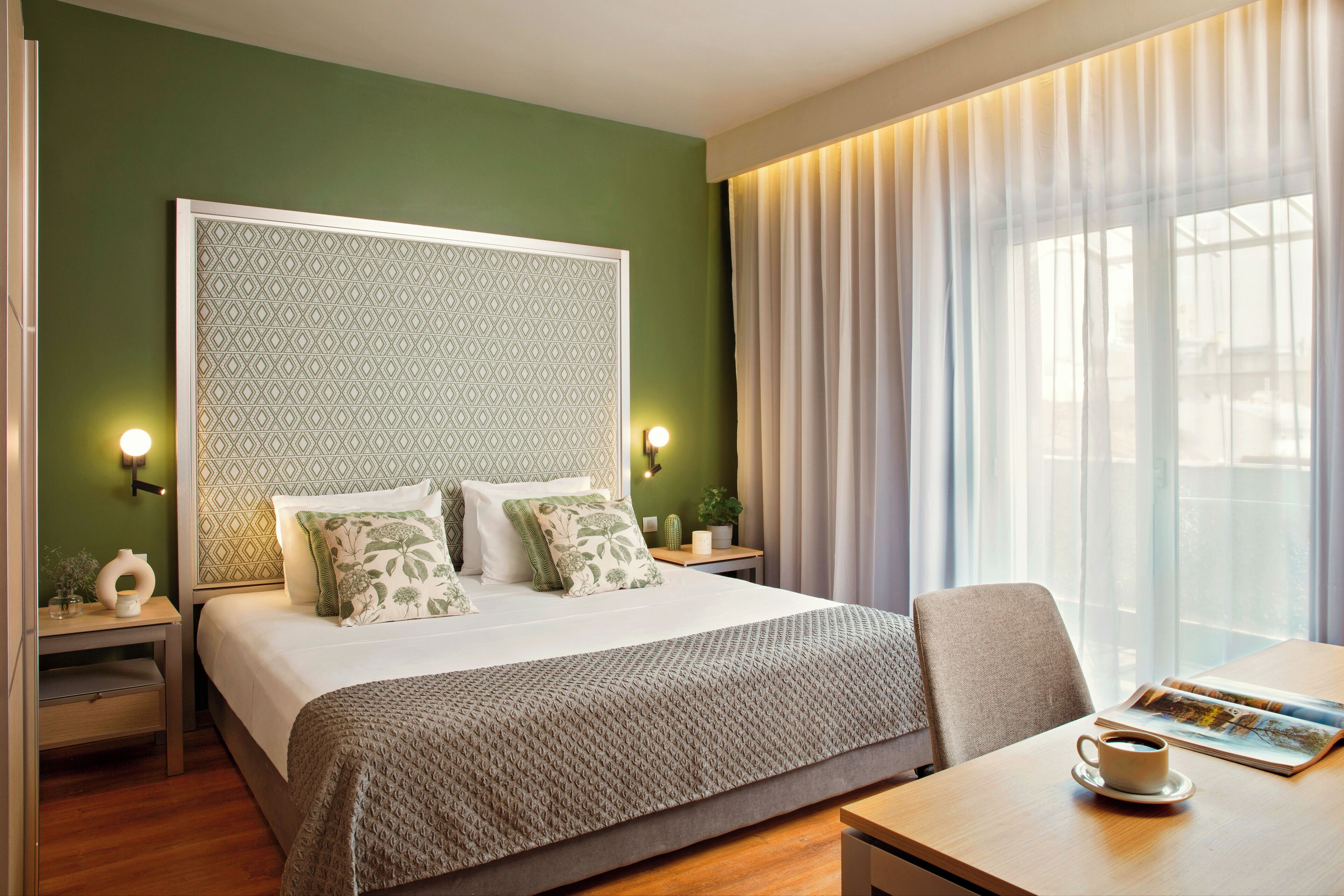 Suite, 1 King Bed, Balcony | Minibar, in-room safe, desk, laptop workspace