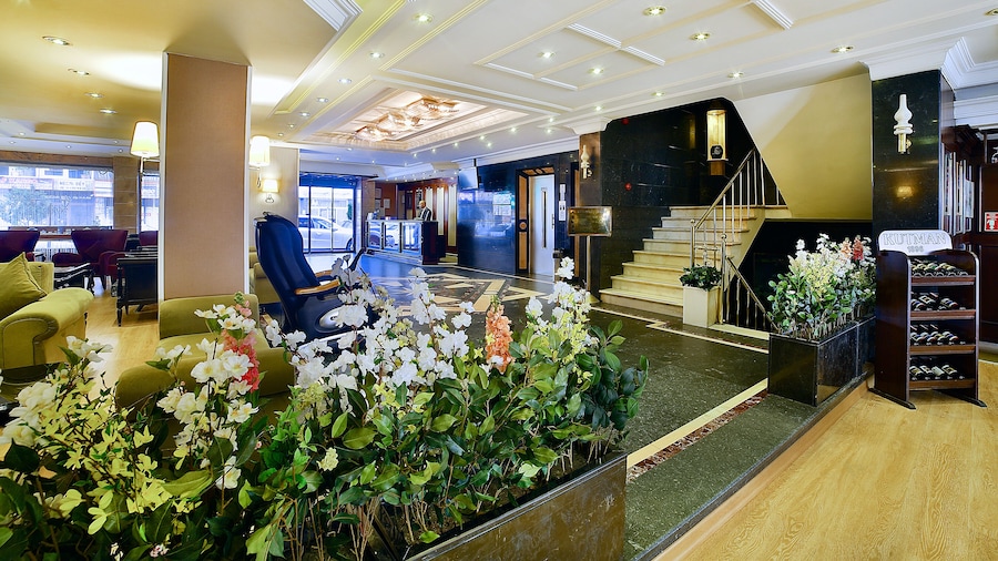 Hotel Grand Emin