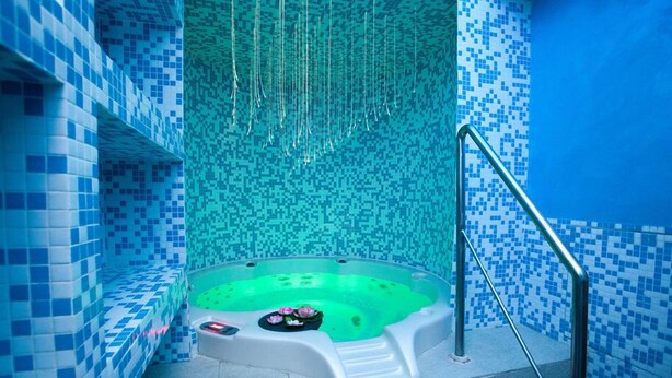 Bain à remous intérieur