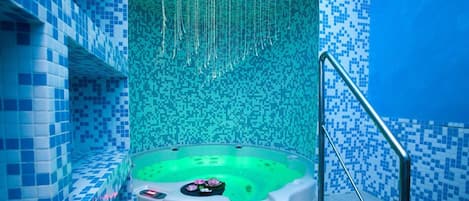 Bain à remous intérieur