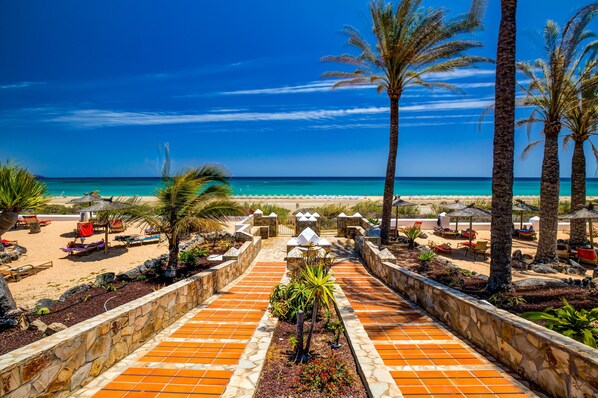 Junior Suite (2 adults and 1 child) | Select Comfort beds, minibar, in-room safe, desk - SBH Costa Calma Palace Thalasso & Spa (Pajara)