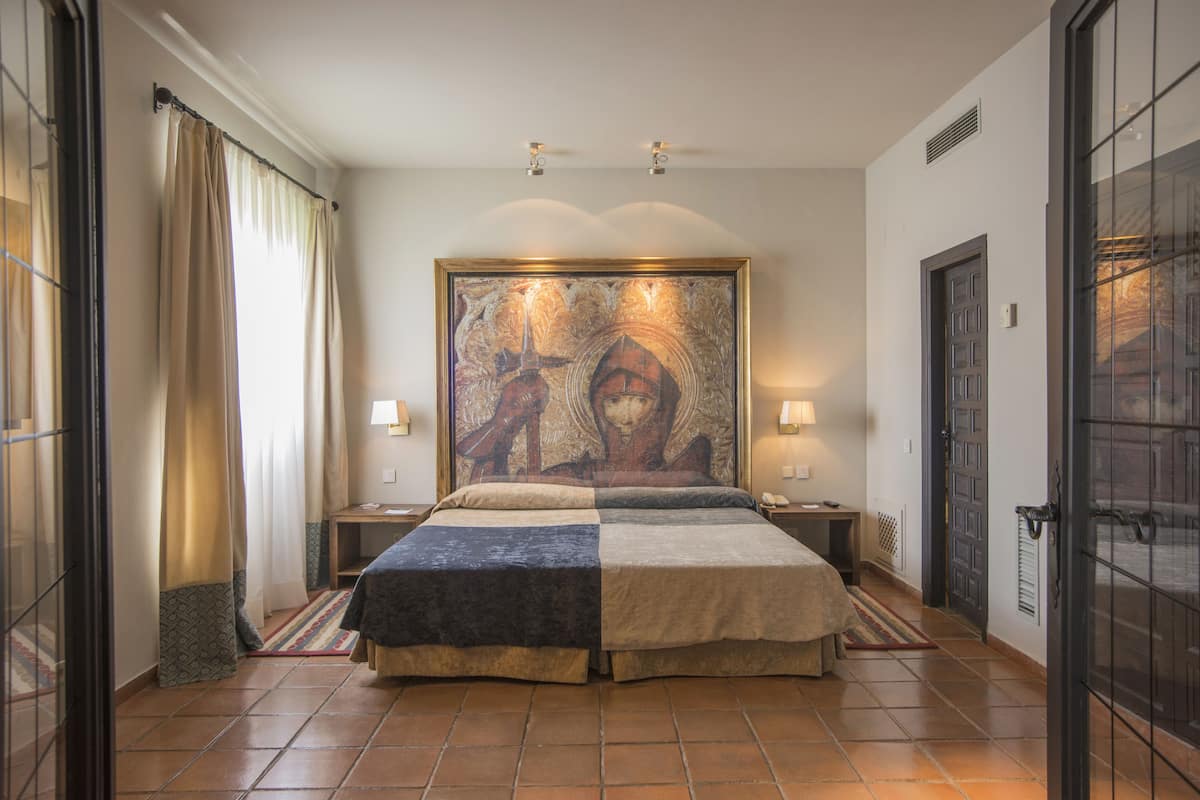 1 bedroom, premium bedding, minibar, in-room safe