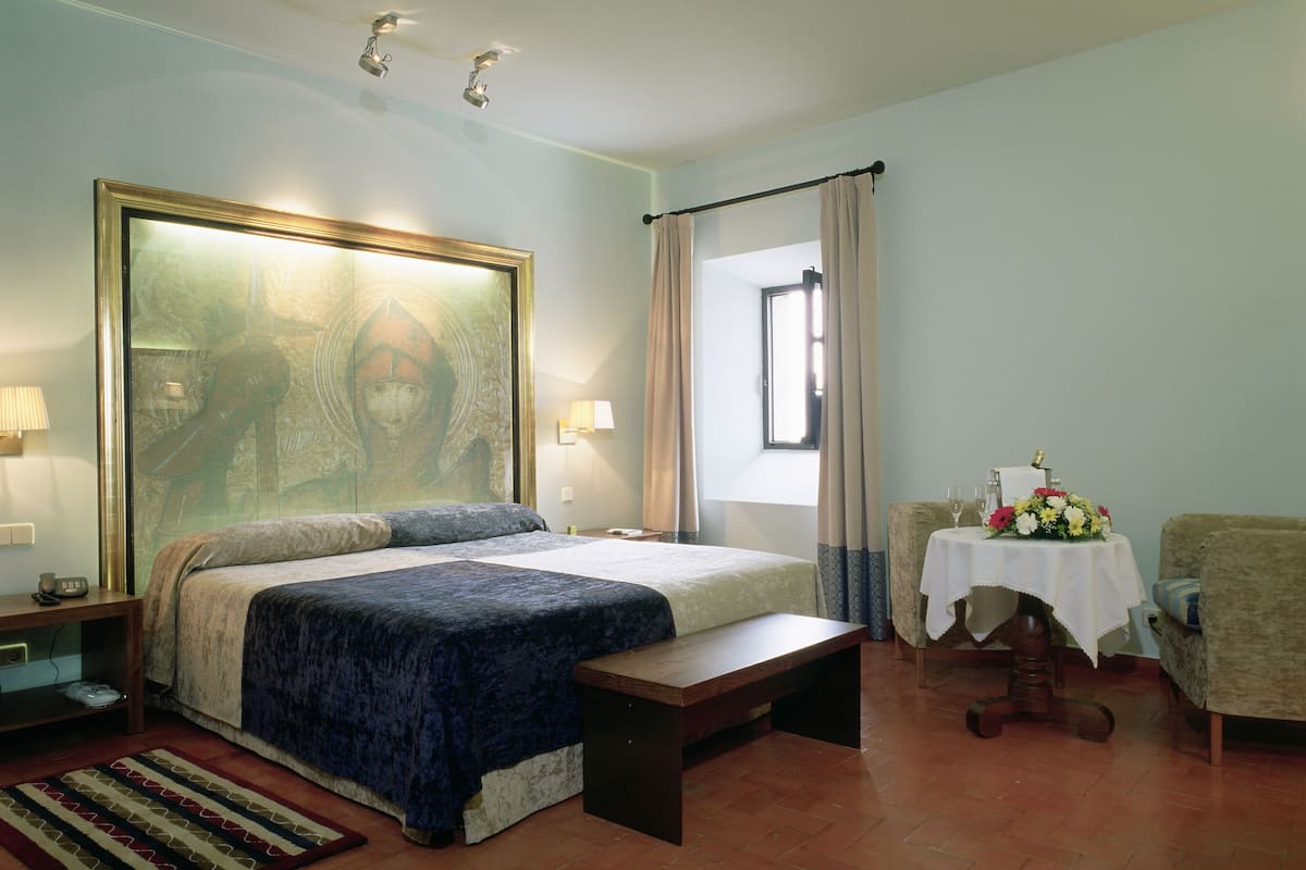 standard double or twin room | 1 bedroom, premium bedding, minibar, in-room safe