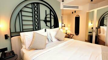 Double/Twin Standard Room | Minibar, in-room safe, desk, free WiFi