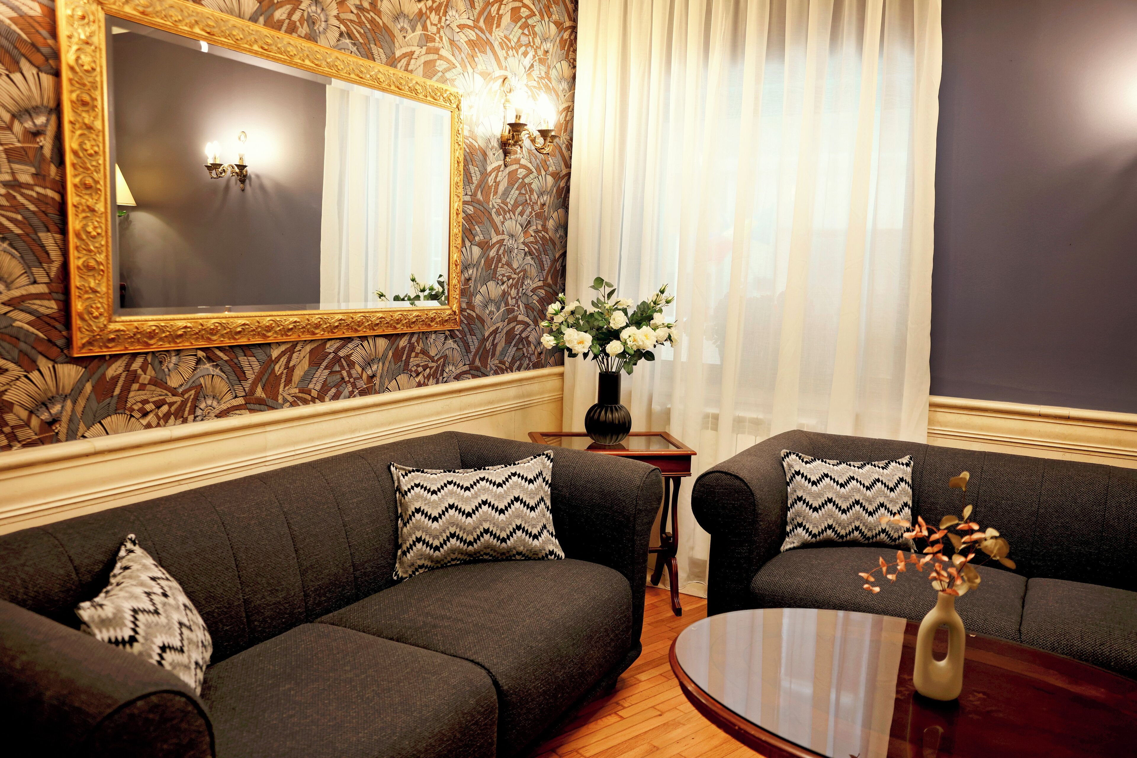 Photo - Zeus Essence Bucharest Opera