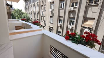 Suite | Minibar, in-room safe, desk, free WiFi