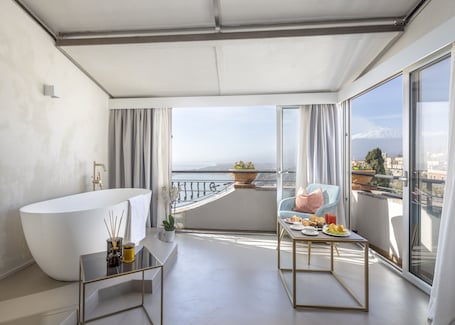 Exclusive Suite, Bathtub, Sea View (Sea and Etna view) | 1 bedroom, minibar, in-room safe, desk