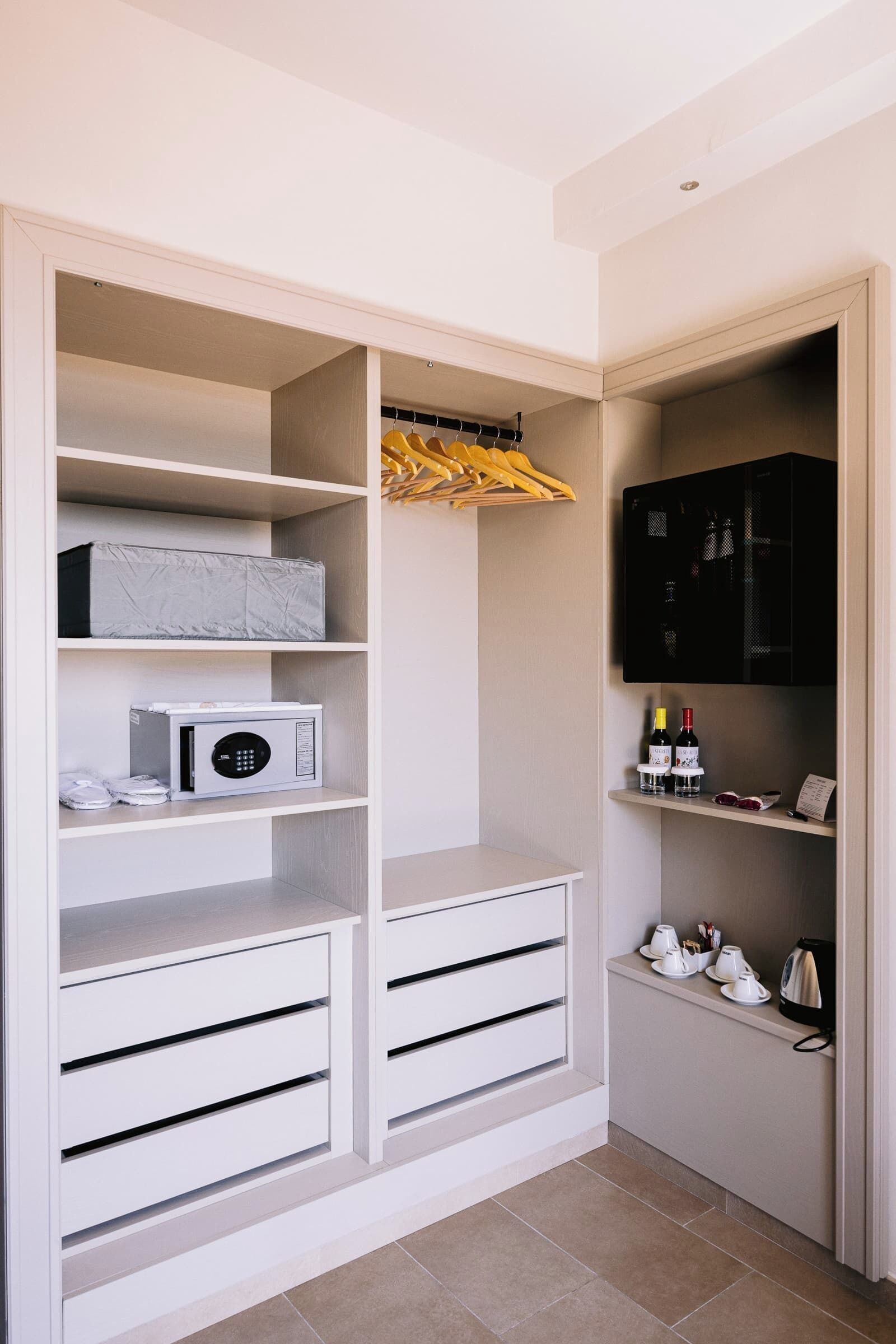 superior room, balcony, garden view | 1 bedroom, minibar, in-room safe, desk