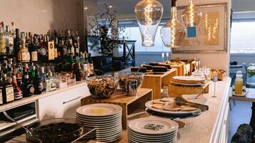 Daily buffet breakfast for a fee