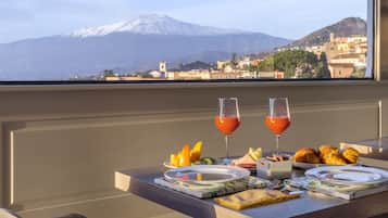 Daily buffet breakfast (EUR 20 per person)