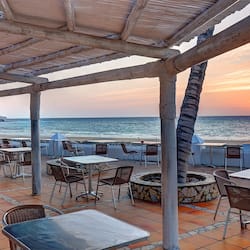 Bar vid poolen