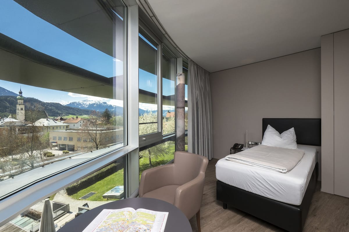 1 bedroom, in-room safe, desk, laptop workspace