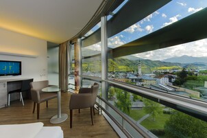 Televisión de pantalla plana, películas con cargo