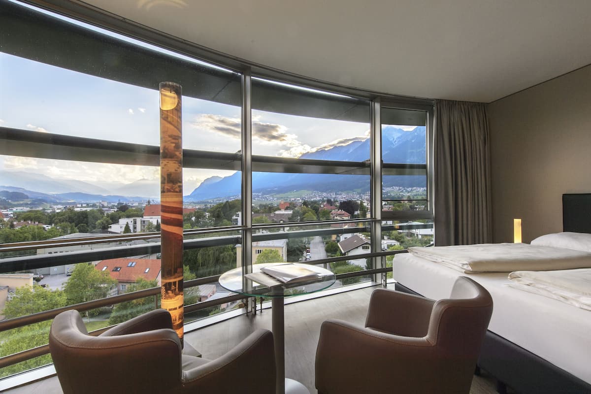 1 bedroom, in-room safe, desk, laptop workspace