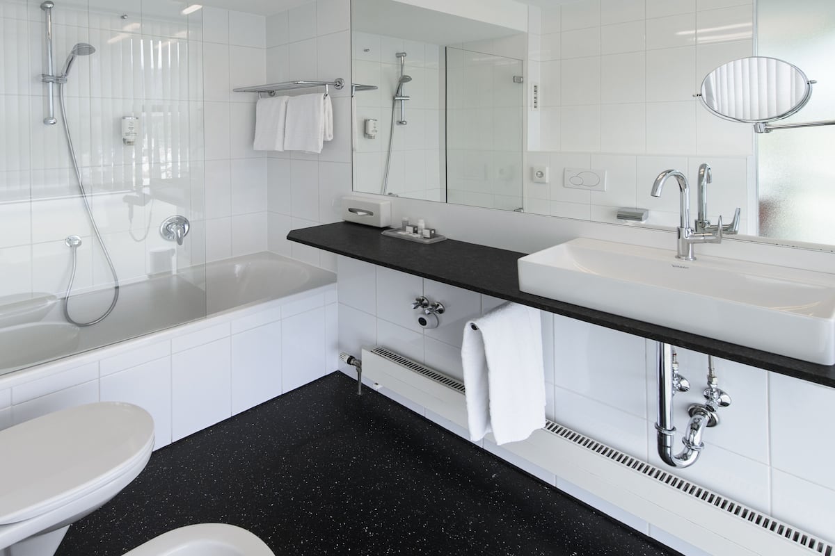 double room comfort - glass tower | bathroom | shower, hair dryer, bathrobes, slippers