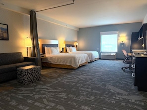 Studio, 2 queensize bedden, toegankelijk voor mindervaliden, bad | Een kluis op de kamer, een bureau, verduisterende gordijnen, gratis wifi