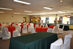 Birthday party area - Quality Inn Plainfield I-395 (Plainfield)