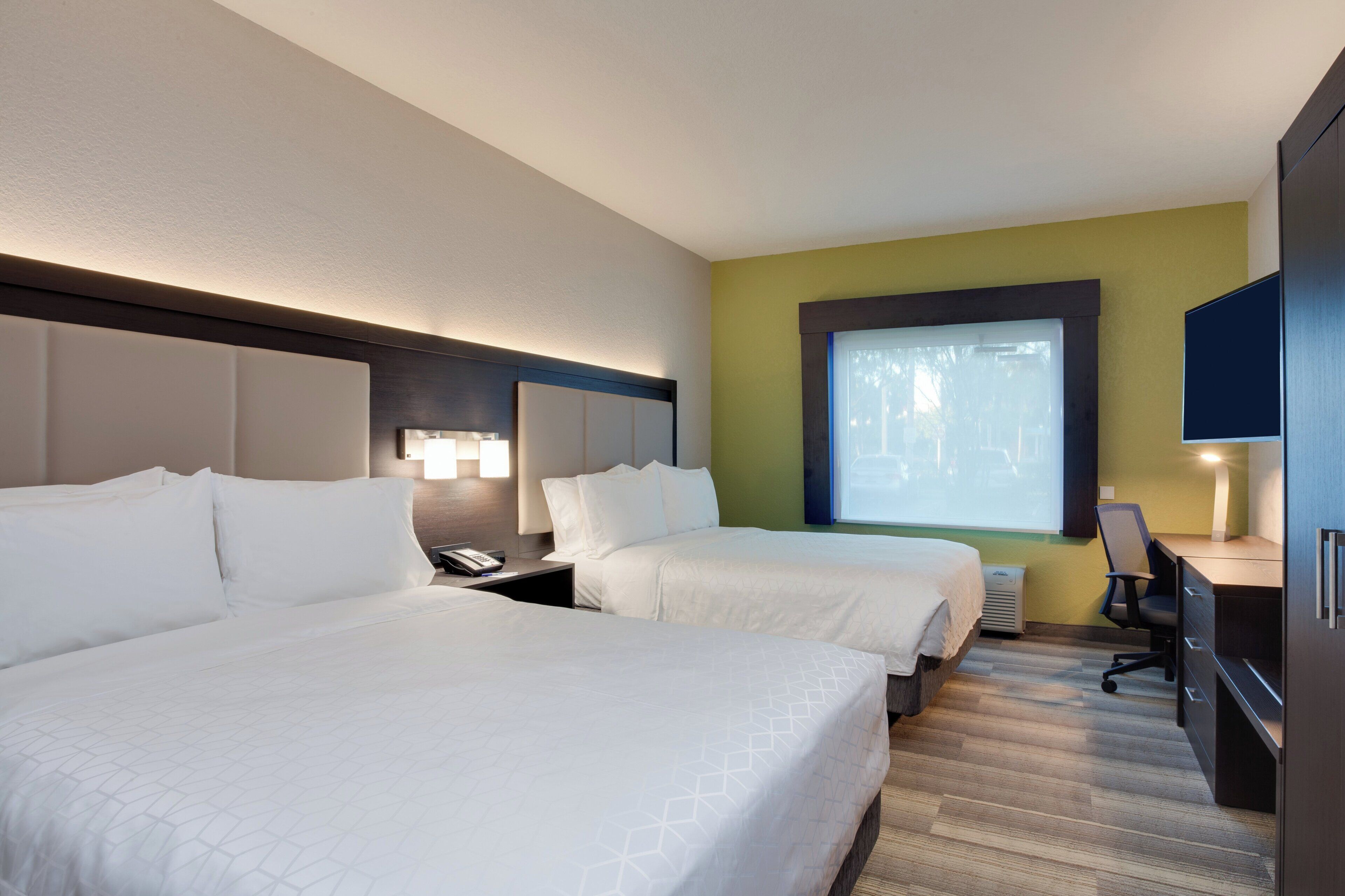 Standard Room, 2 Double Beds, Accessible Bathtub (Communications Accessible)