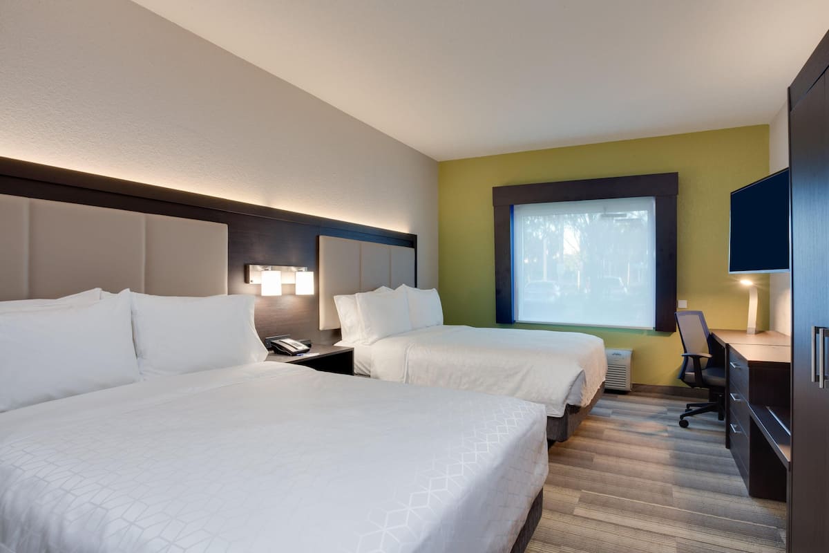 In-room safe, desk, iron/ironing board, rollaway beds (surcharge)