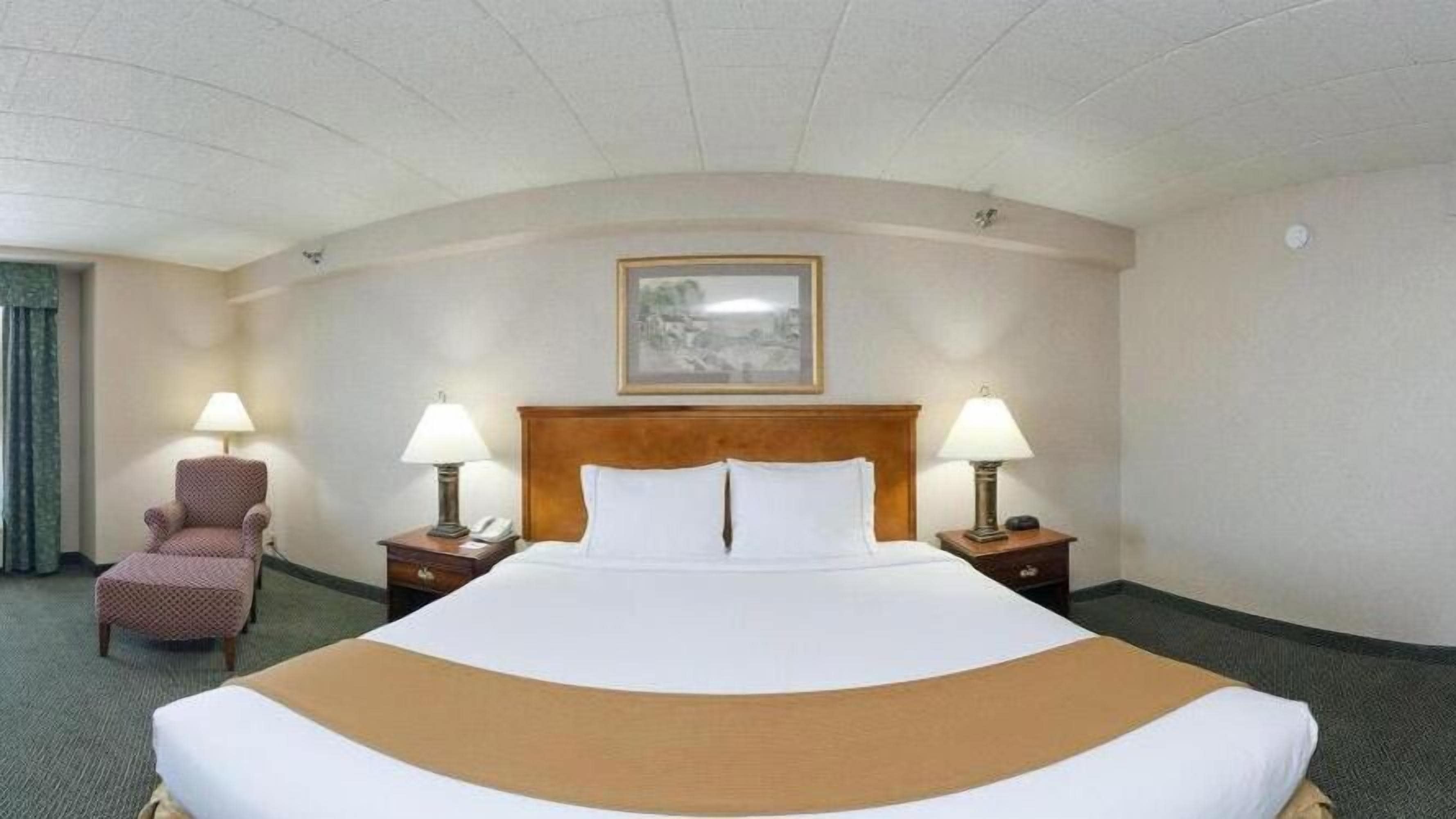 1 bedroom, premium bedding, in-room safe, desk