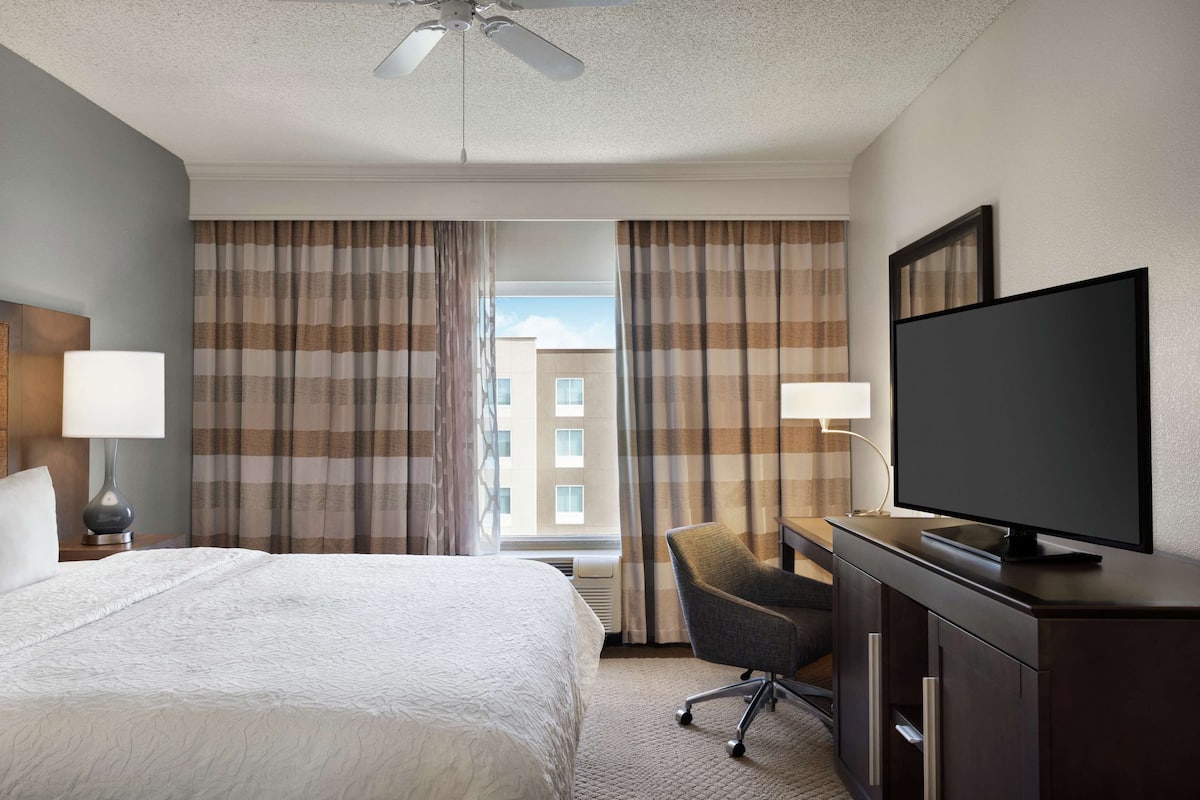 1 slaapkamer, luxe beddengoed, een kluis op de kamer