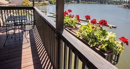 Lakeshore Inn