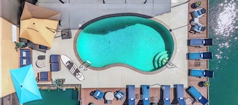 Lakeshore Inn