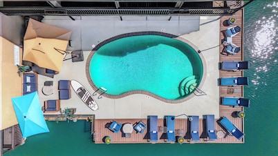 Lakeshore Inn