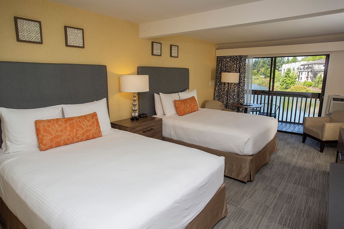 Laptop workspace, blackout drapes, iron/ironing board, free WiFi