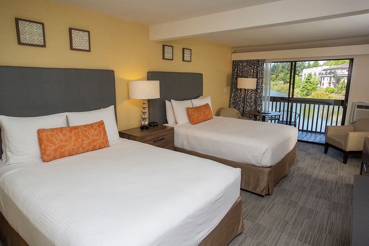 Laptop workspace, blackout drapes, iron/ironing board, free WiFi