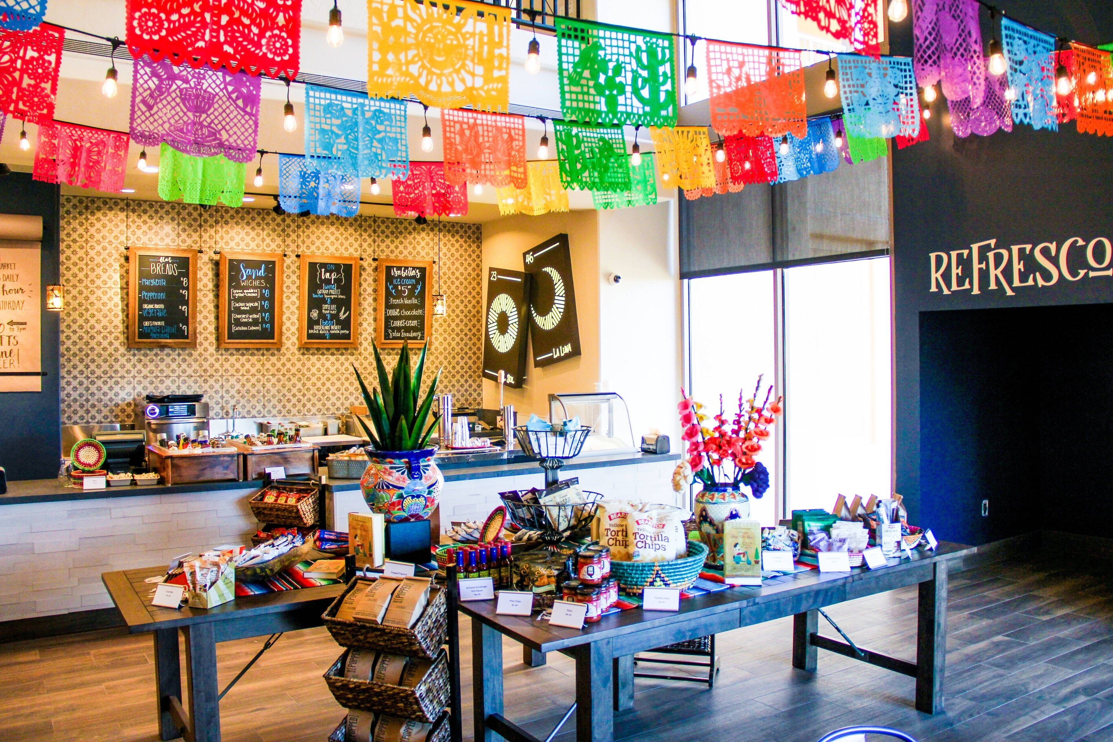 4 restaurants, breakfast, lunch, dinner served; southern cuisine