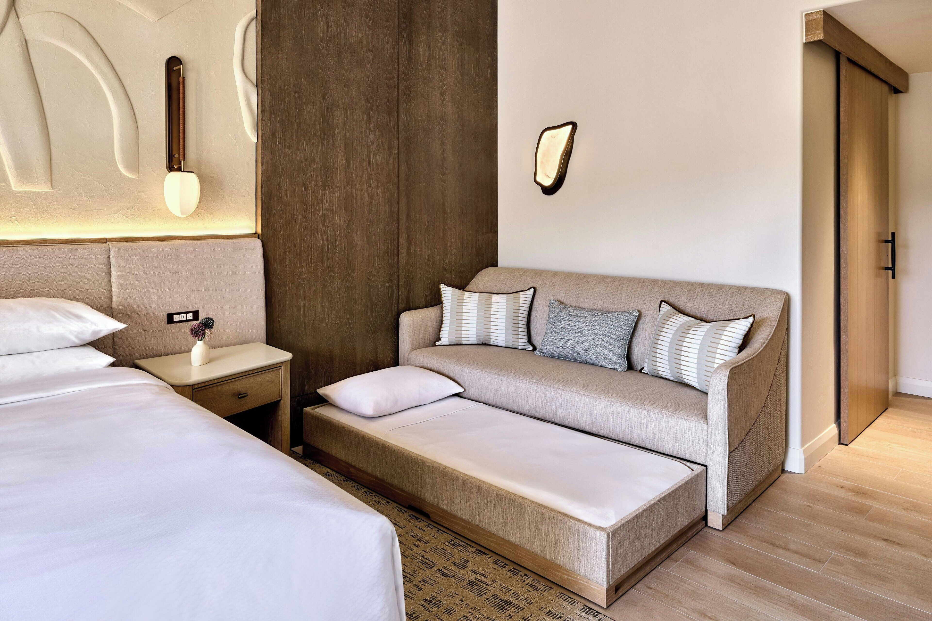 1 bedroom, premium bedding, down comforters, pillowtop beds