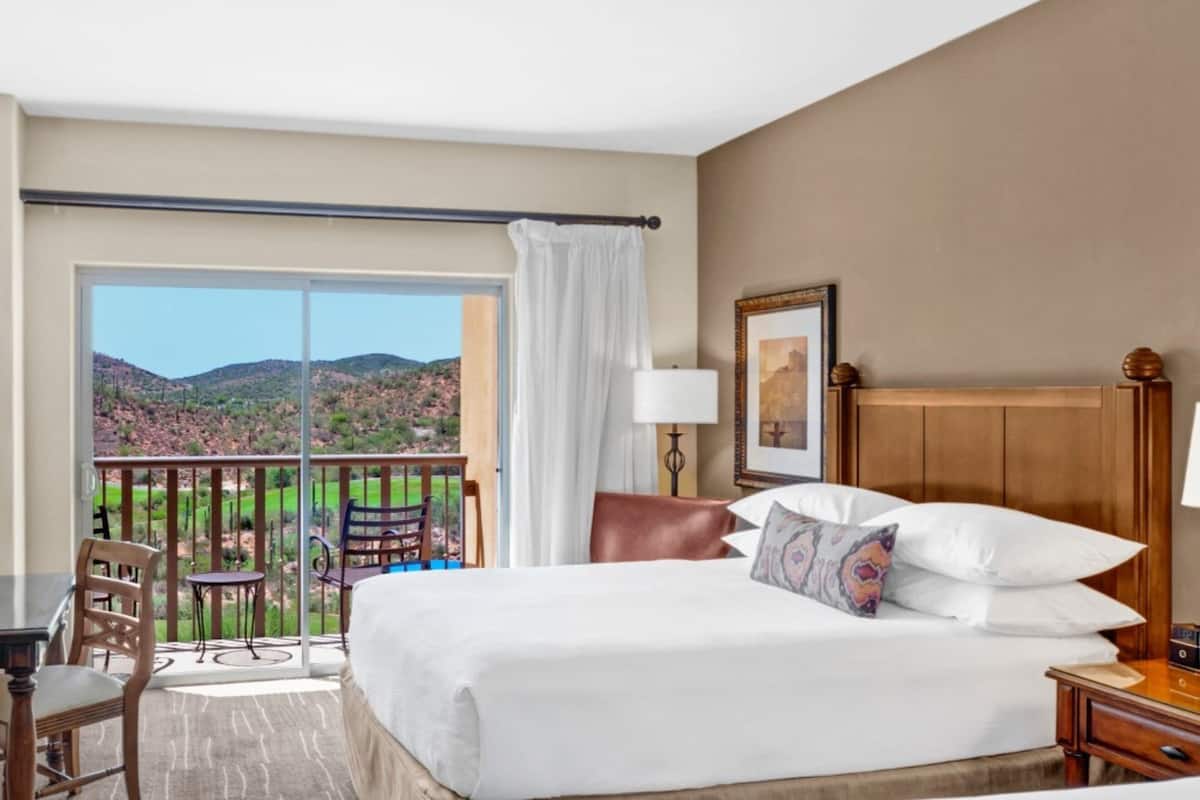 1 bedroom, premium bedding, down comforters, pillowtop beds