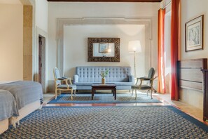 1 bedroom, minibar, in-room safe, desk