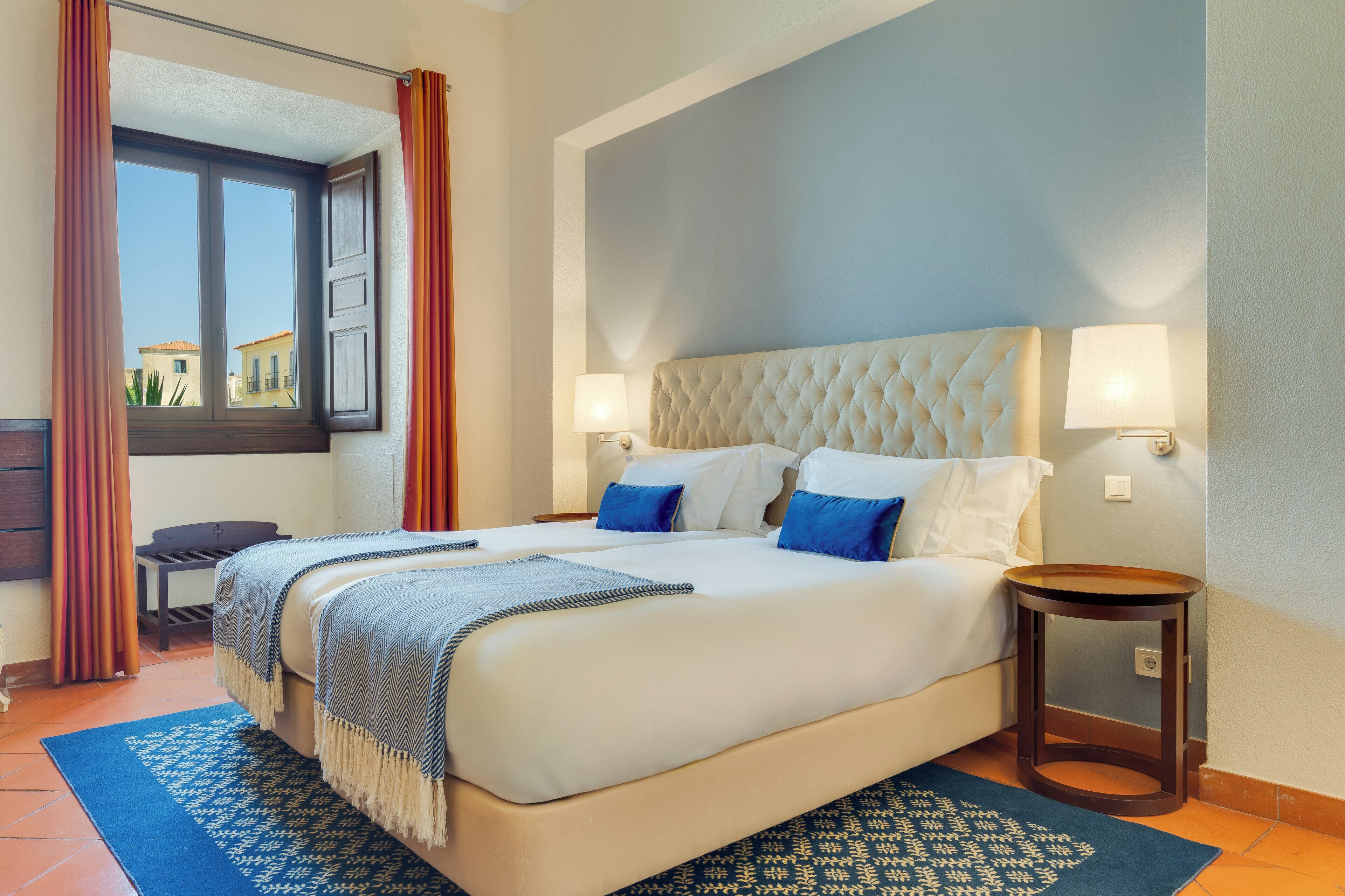 1 chambre, minibar, coffres-forts dans les chambres, bureau