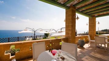 2 Restaurants, Frühstück, Mittagessen, Abendessen, regionale Küche