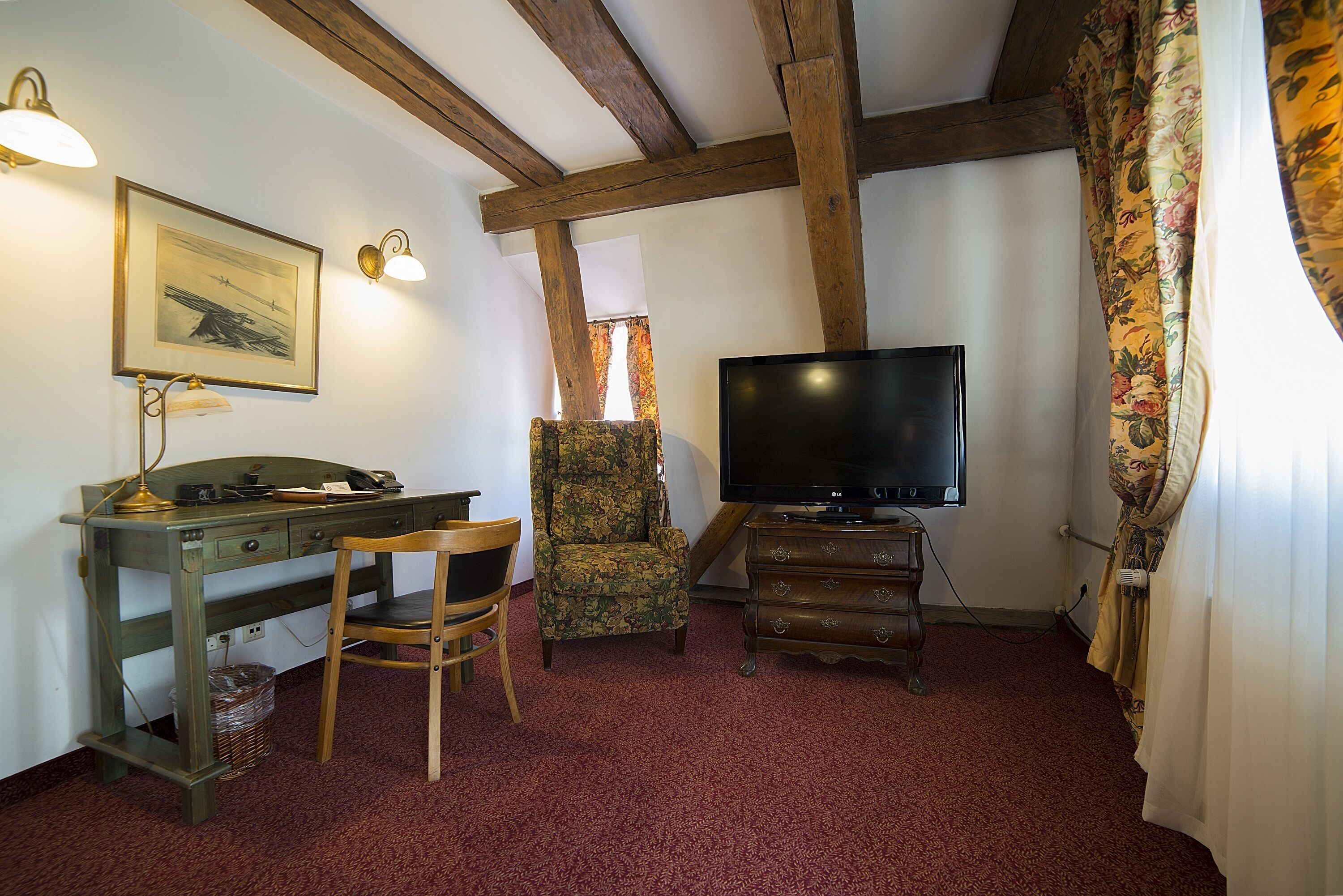 suite | living room | 60-cm lcd tv with satellite channels, tv