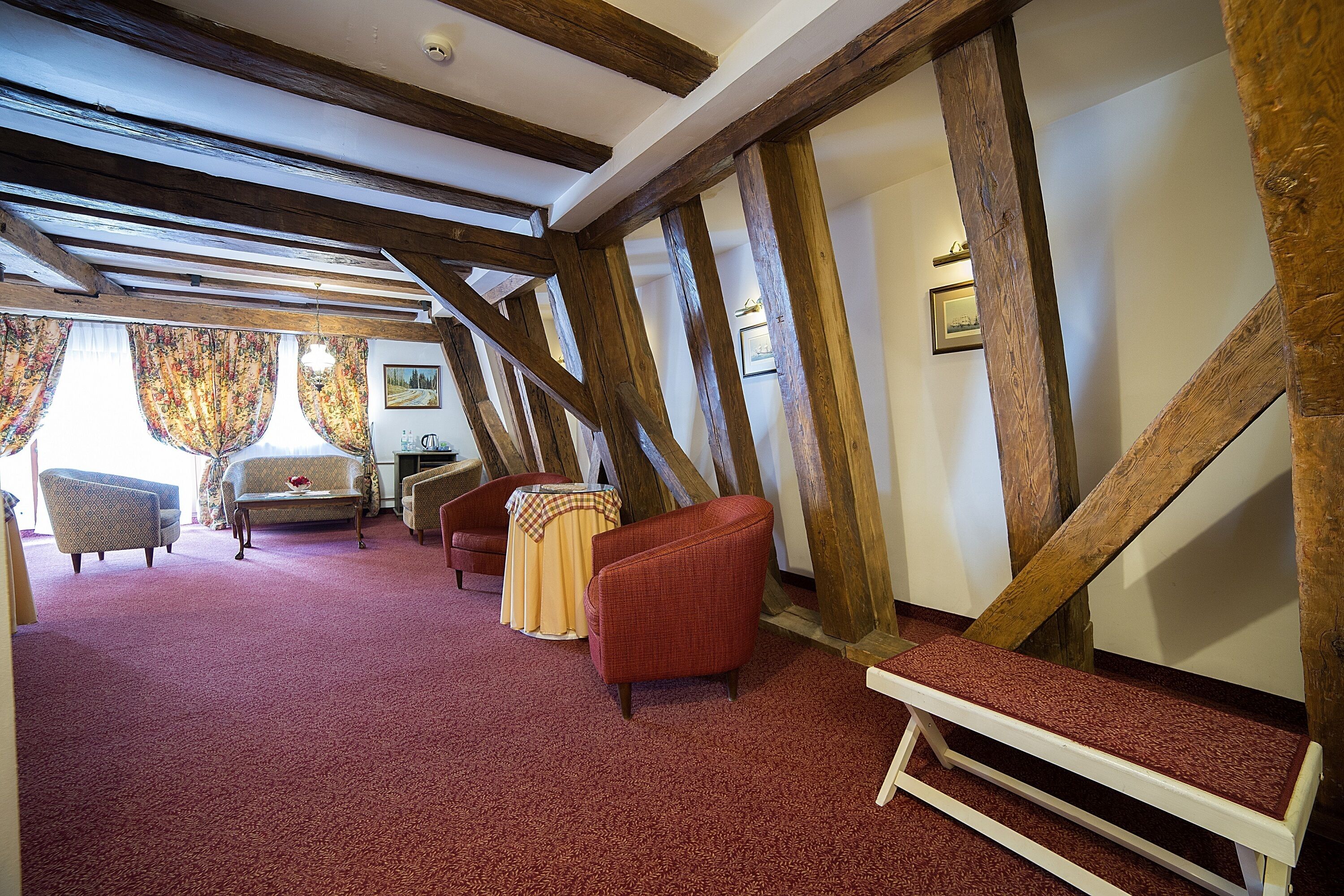 suite | living area | 60-cm lcd tv with satellite channels, tv