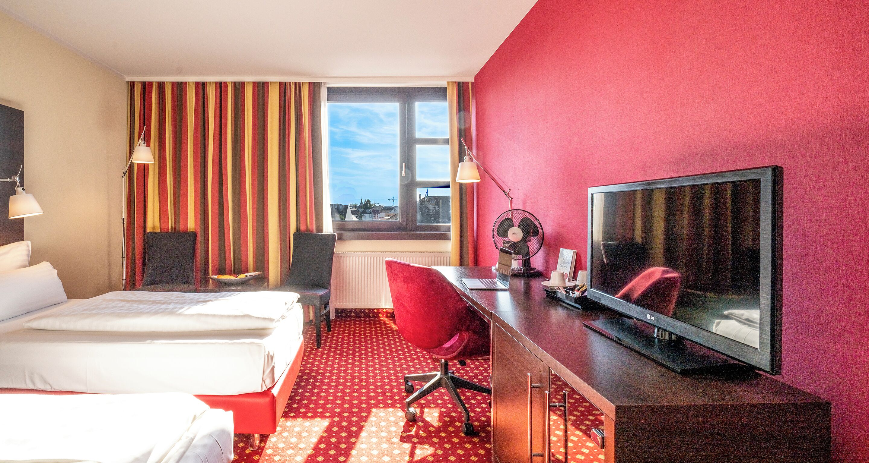 Comfort-Doppelzimmer | Hochwertige Bettwaren, Minibar, Zimmersafe, individuell dekoriert