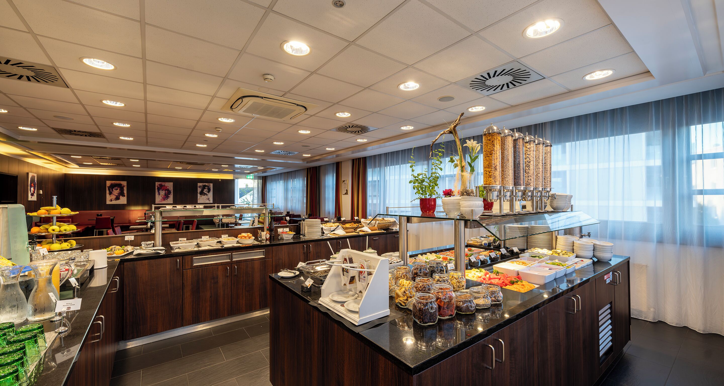 Daily buffet breakfast for a fee