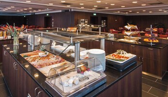 Daily buffet breakfast (EUR 16.00 per person)