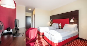 Comfort Double Room | Premium bedding, minibar, in-room safe, individually decorated - PLAZA INN Wels (Wels)