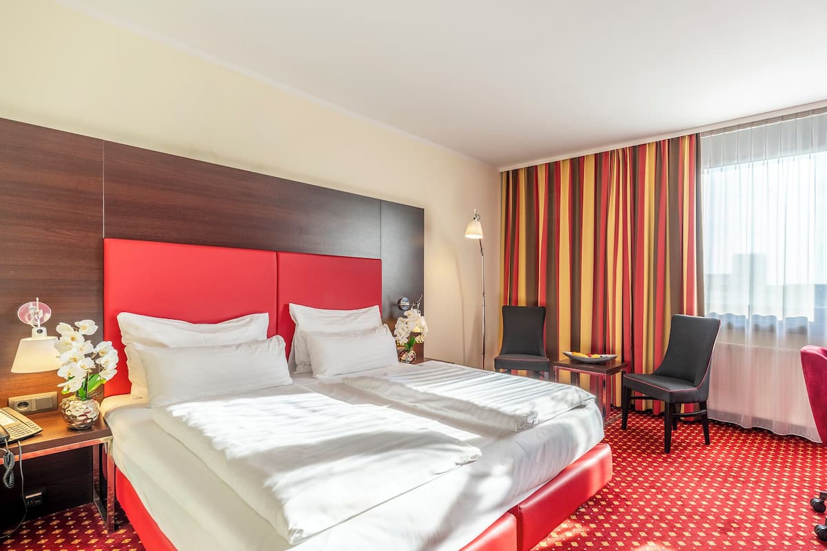 Chambre Double Confort | Literie de qualité supérieure, minibar, coffres-forts dans les chambres