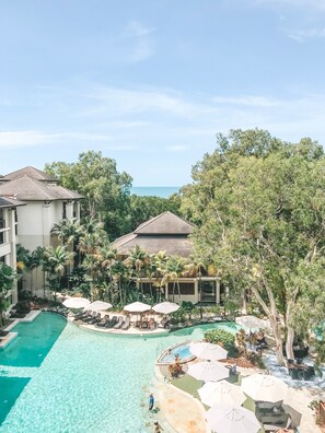 3 outdoor pools