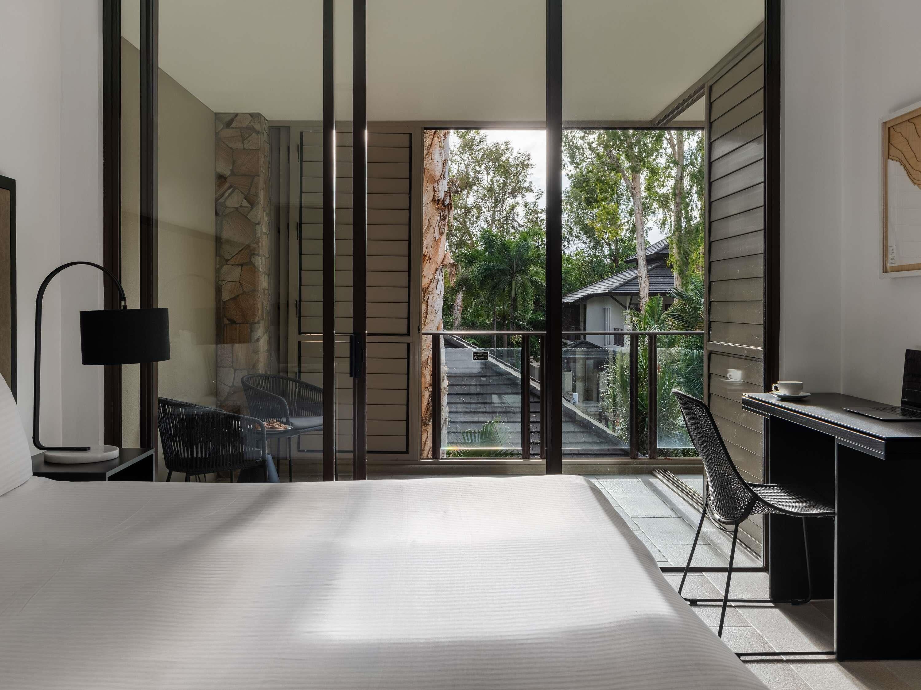 Estudio, 1 cama doble | Ropa de cama hipoalergénica, caja fuerte, cortinas opacas